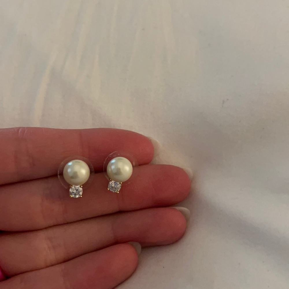LIKE NEW KATE SPADE PEARL/DIAMOND EARRINGS